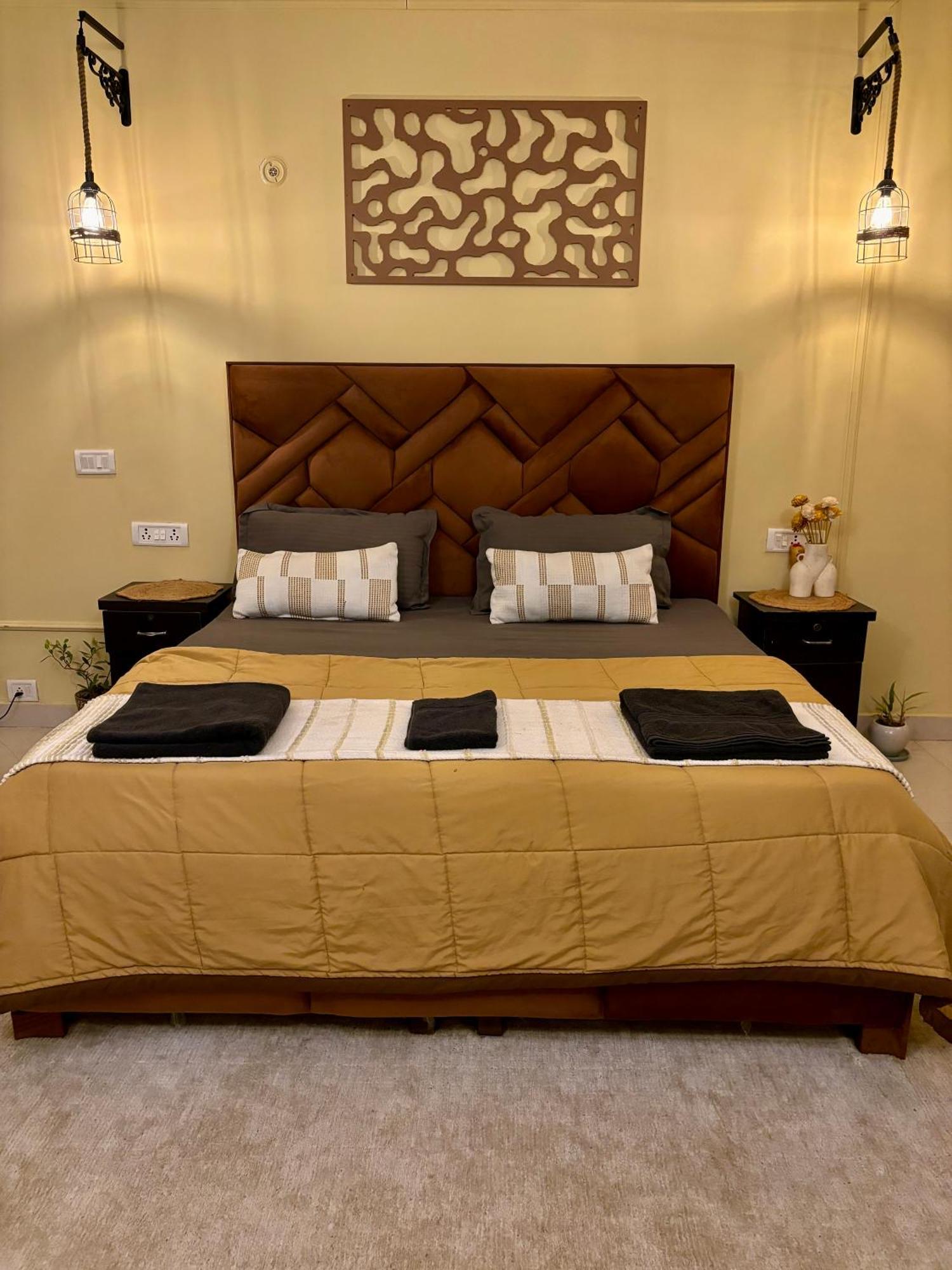 Atharva'S Homestay By Goaround Homes - Nehru Enclave Metro, South Delhi New Delhi Luaran gambar
