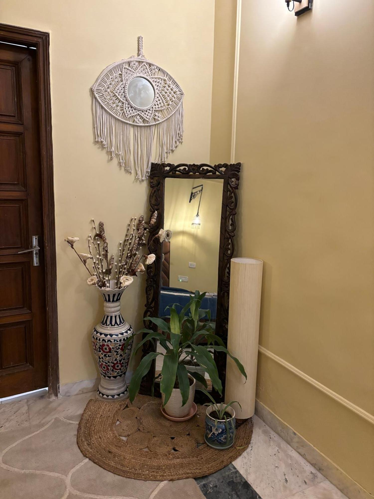 Atharva'S Homestay By Goaround Homes - Nehru Enclave Metro, South Delhi New Delhi Luaran gambar