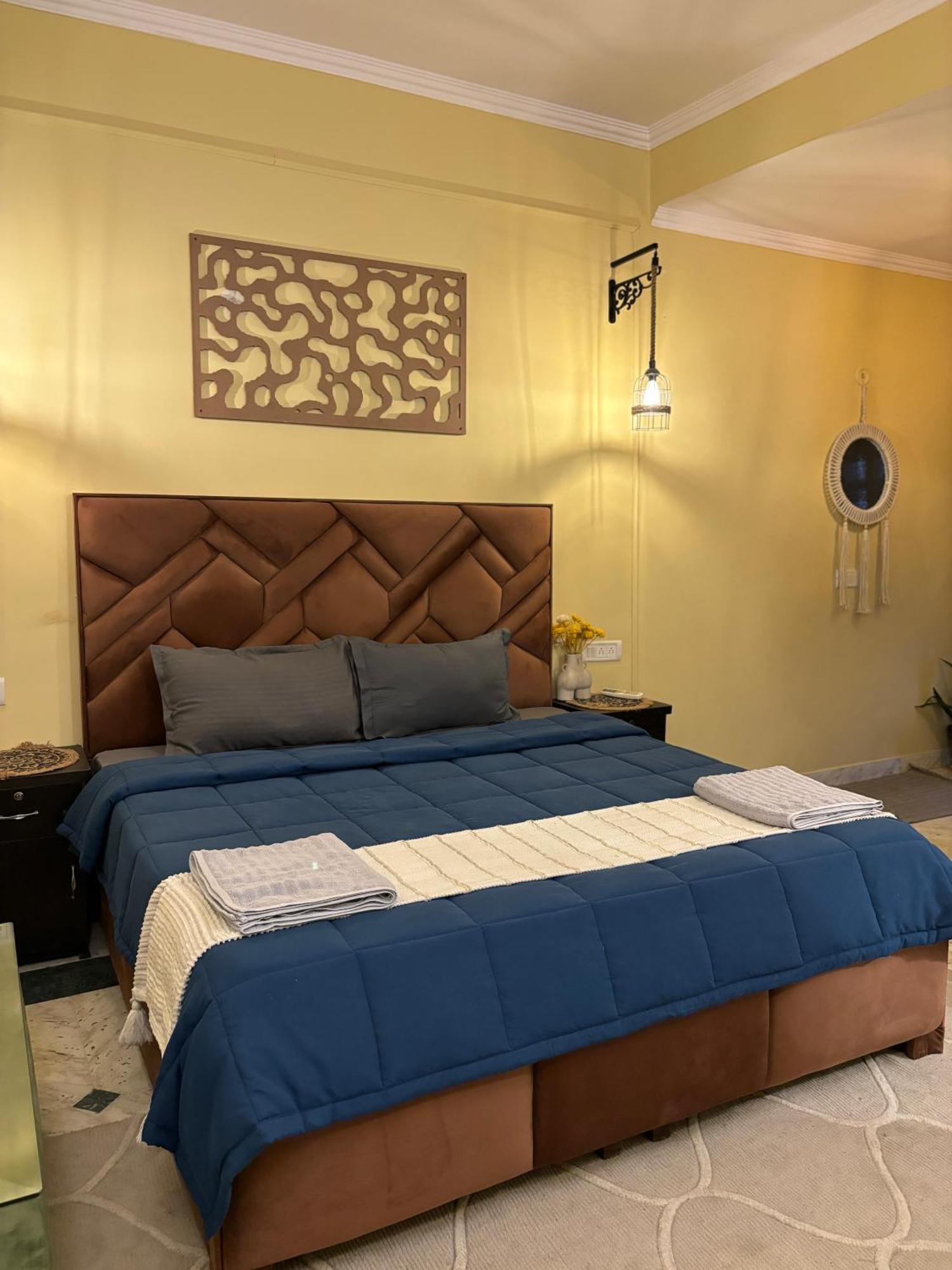 Atharva'S Homestay By Goaround Homes - Nehru Enclave Metro, South Delhi New Delhi Luaran gambar