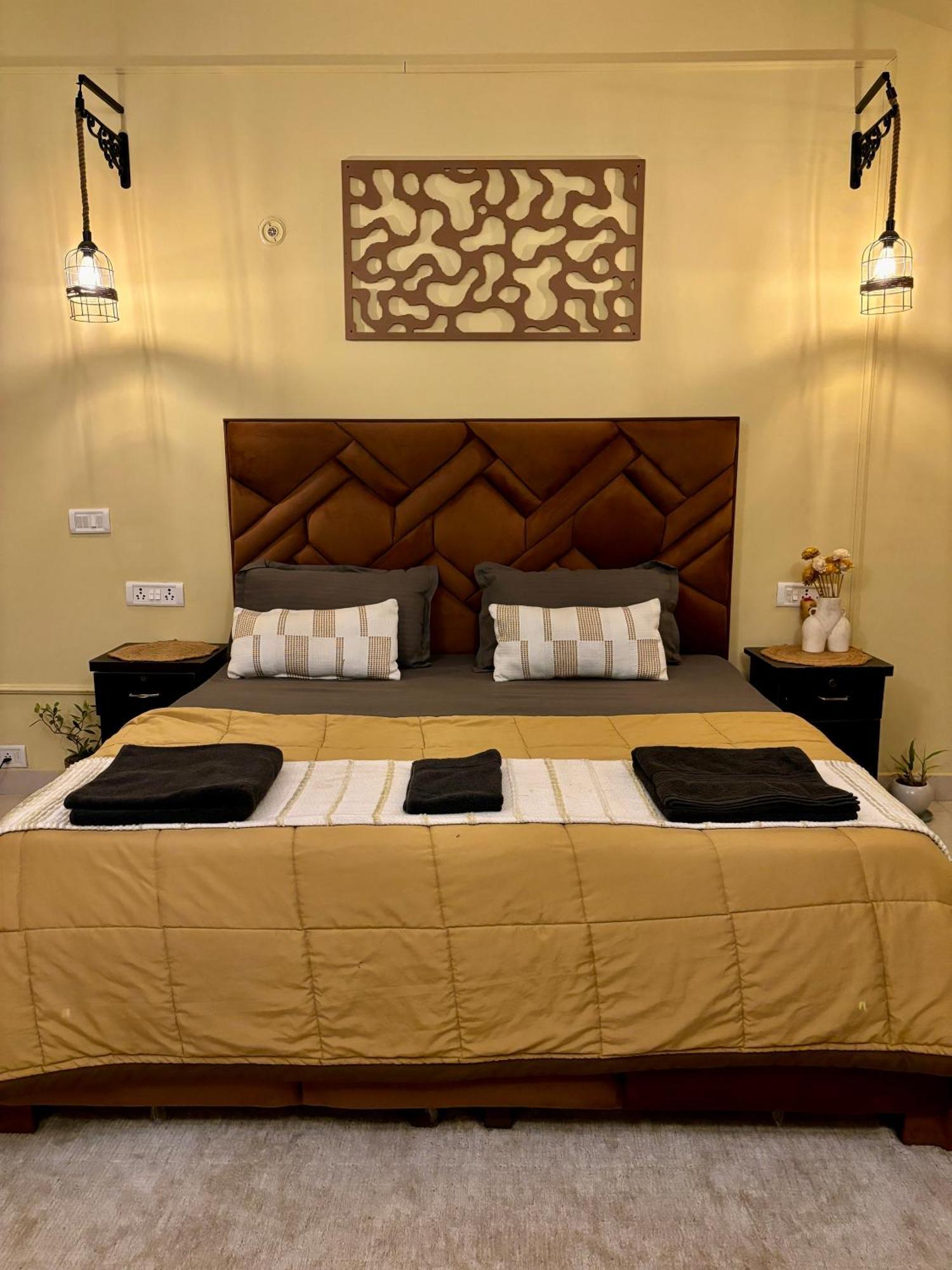 Atharva'S Homestay By Goaround Homes - Nehru Enclave Metro, South Delhi New Delhi Luaran gambar