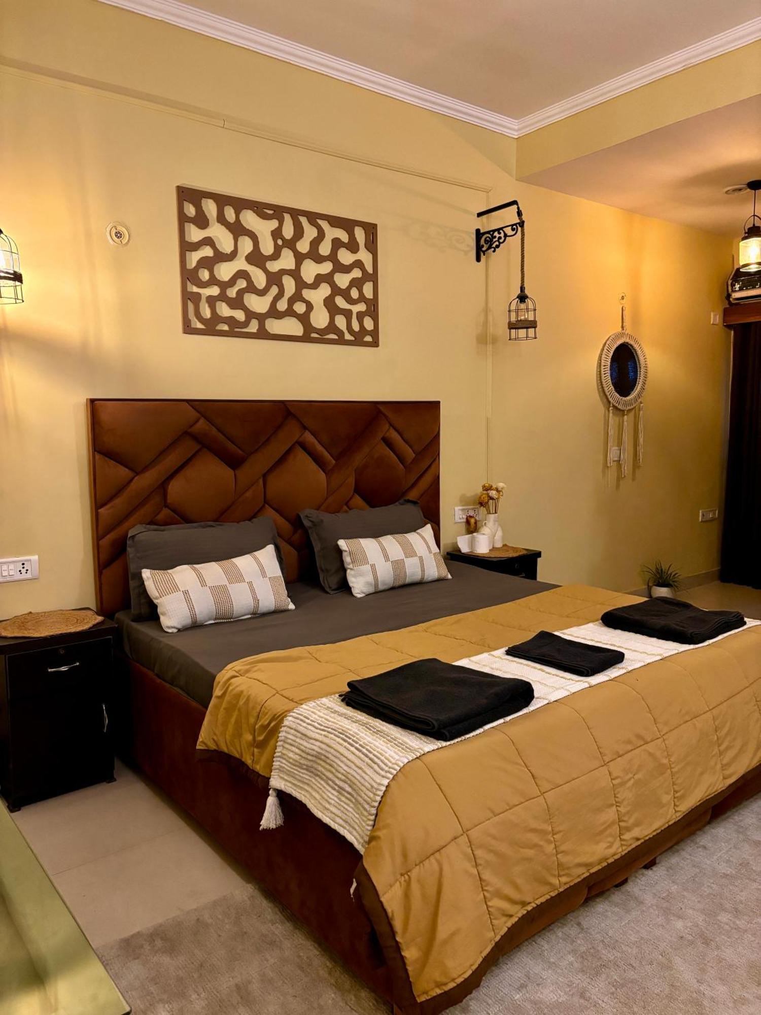 Atharva'S Homestay By Goaround Homes - Nehru Enclave Metro, South Delhi New Delhi Luaran gambar