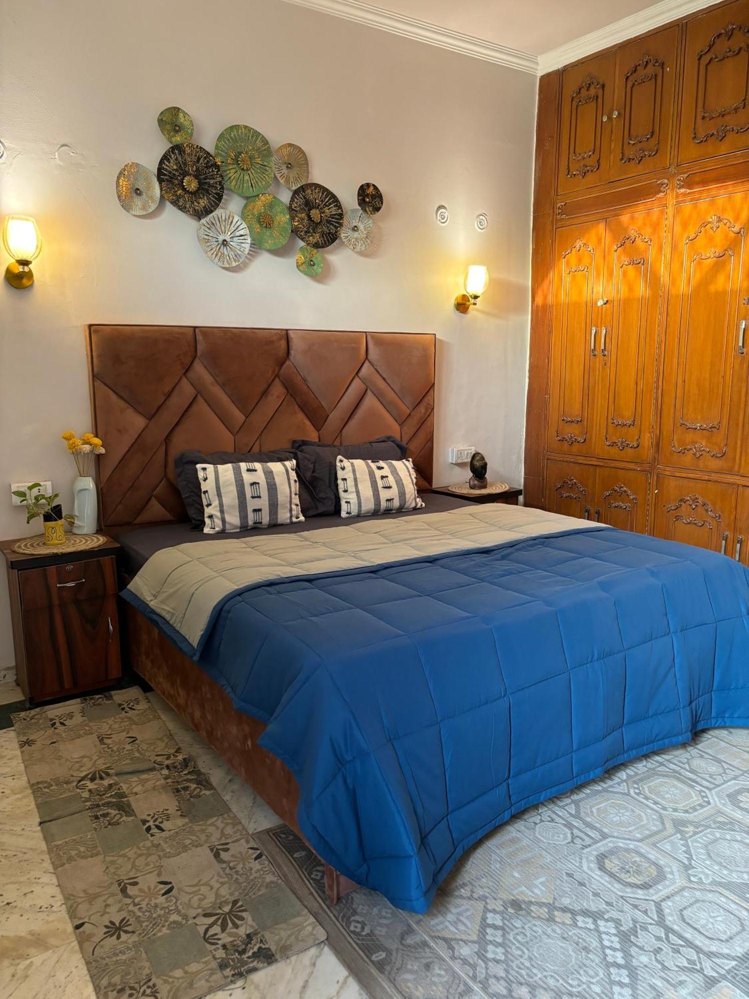 Atharva'S Homestay By Goaround Homes - Nehru Enclave Metro, South Delhi New Delhi Luaran gambar