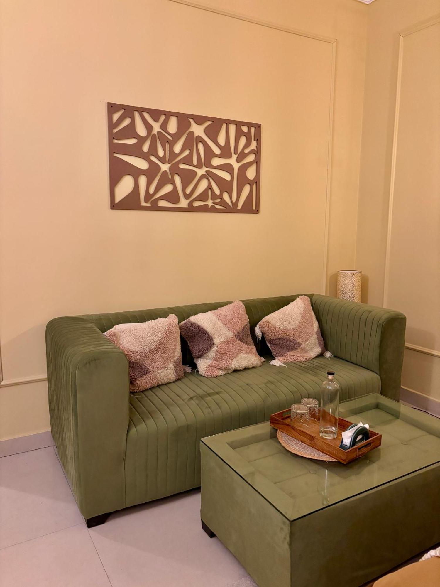 Atharva'S Homestay By Goaround Homes - Nehru Enclave Metro, South Delhi New Delhi Luaran gambar