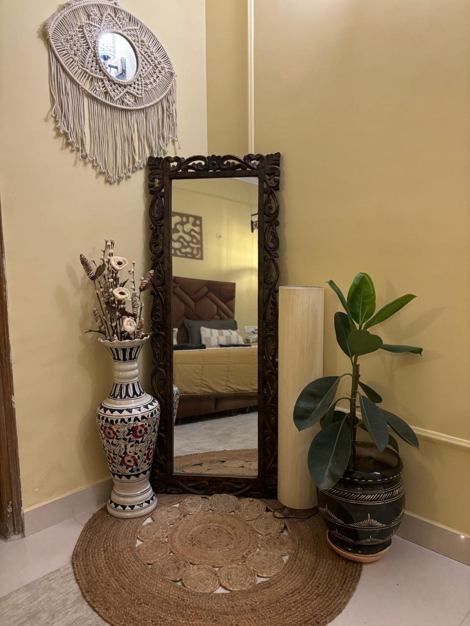Atharva'S Homestay By Goaround Homes - Nehru Enclave Metro, South Delhi New Delhi Luaran gambar