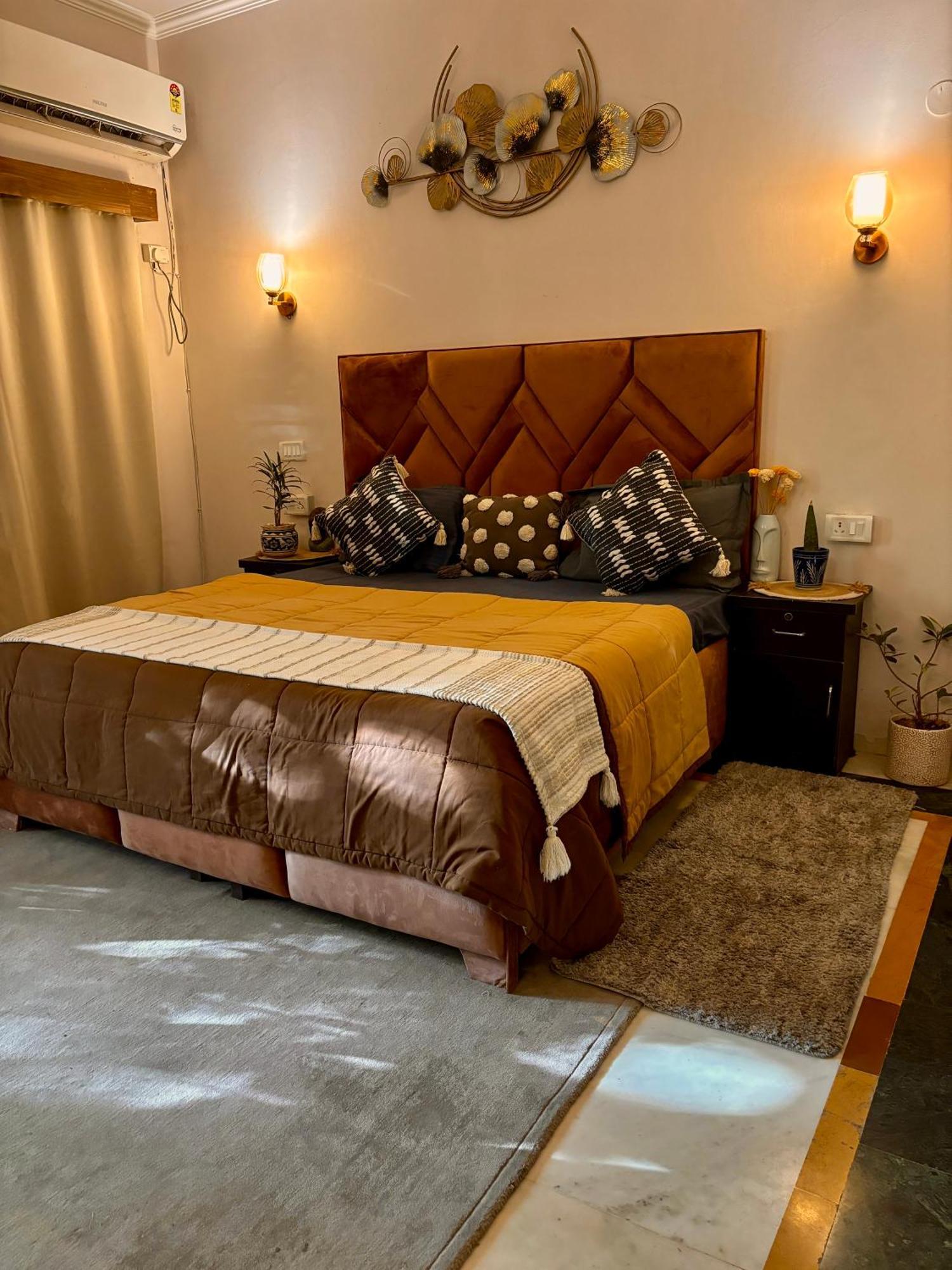 Atharva'S Homestay By Goaround Homes - Nehru Enclave Metro, South Delhi New Delhi Luaran gambar