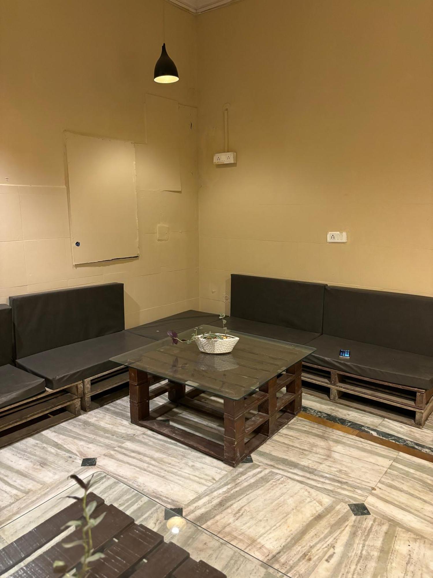 Atharva'S Homestay By Goaround Homes - Nehru Enclave Metro, South Delhi New Delhi Luaran gambar