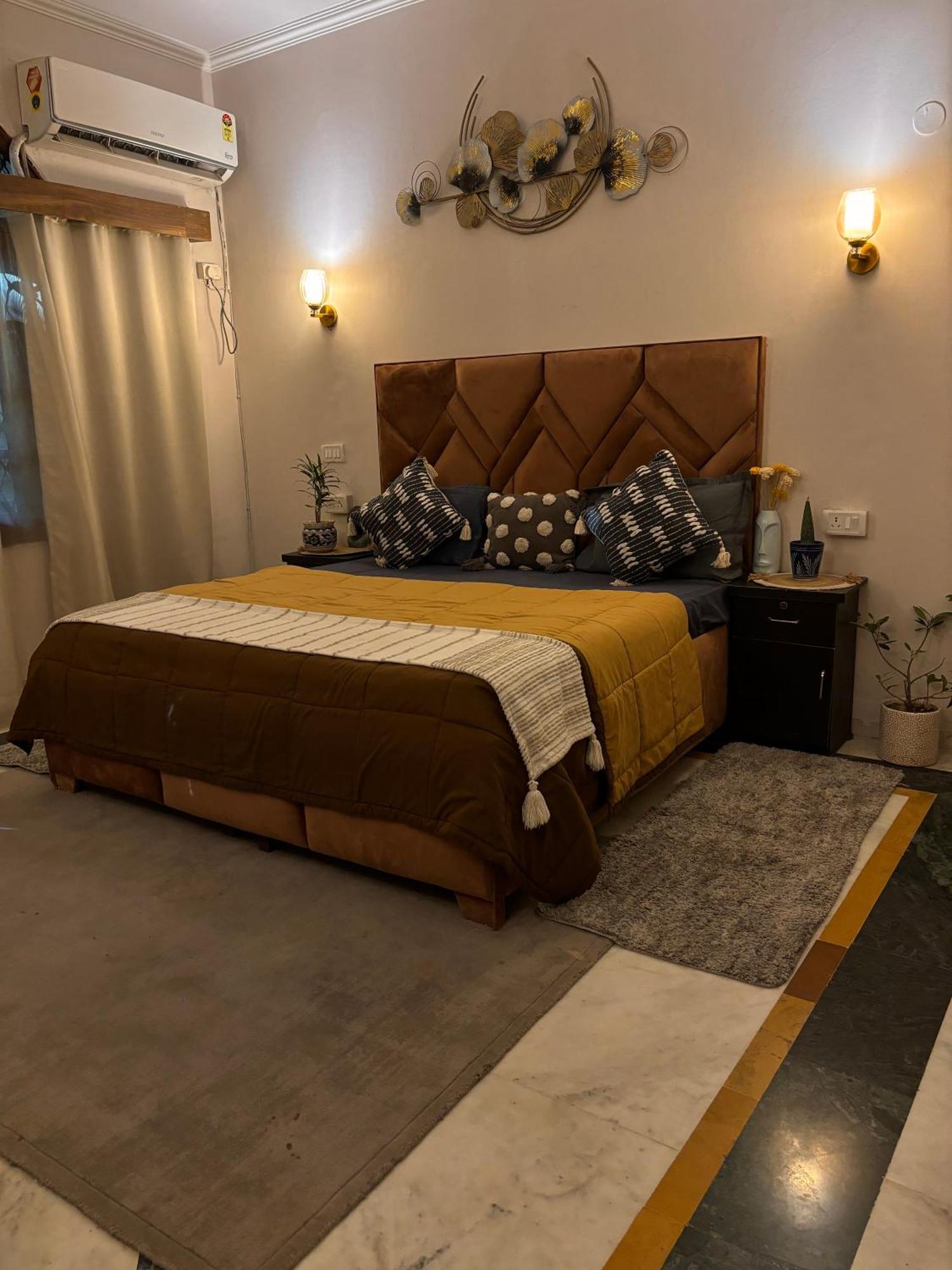 Atharva'S Homestay By Goaround Homes - Nehru Enclave Metro, South Delhi New Delhi Luaran gambar