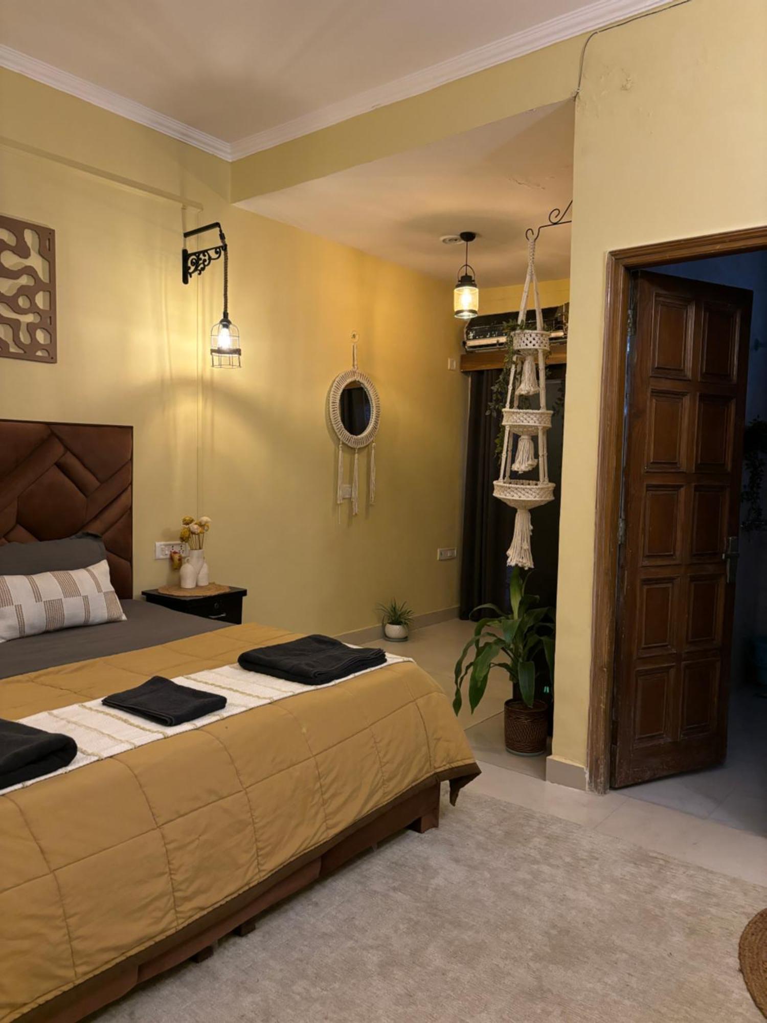 Atharva'S Homestay By Goaround Homes - Nehru Enclave Metro, South Delhi New Delhi Luaran gambar