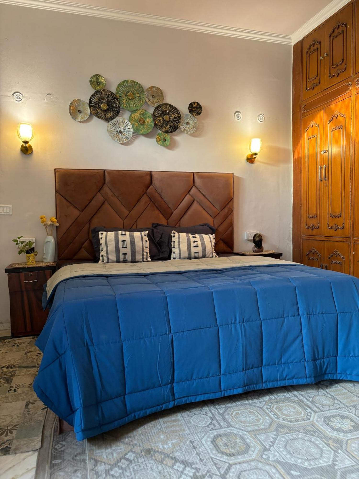 Atharva'S Homestay By Goaround Homes - Nehru Enclave Metro, South Delhi New Delhi Luaran gambar