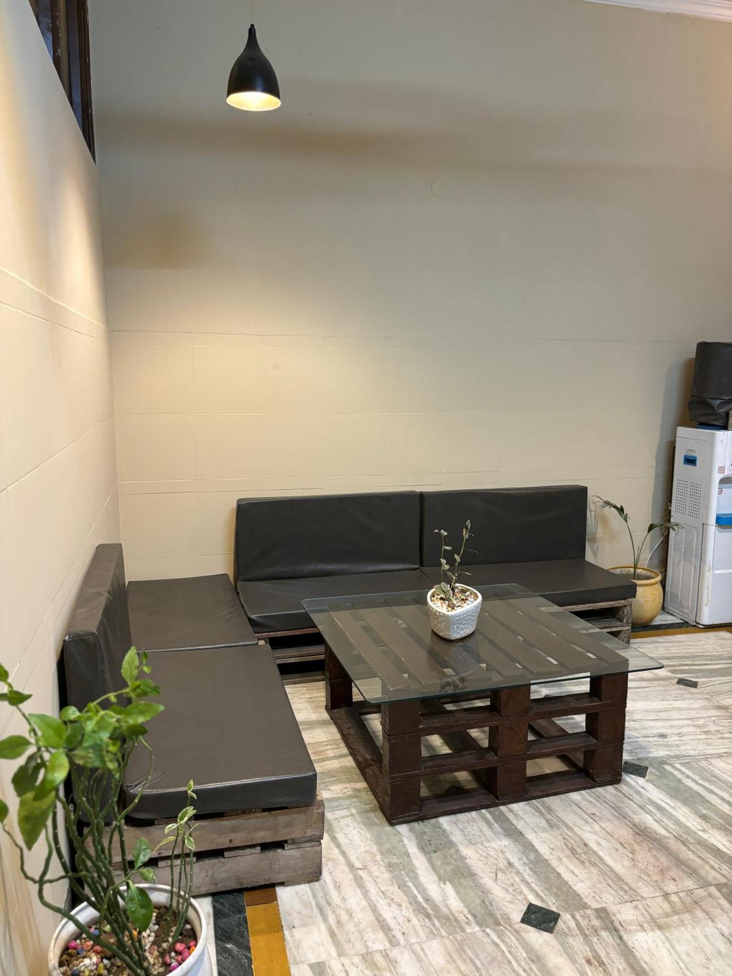 Atharva'S Homestay By Goaround Homes - Nehru Enclave Metro, South Delhi New Delhi Luaran gambar