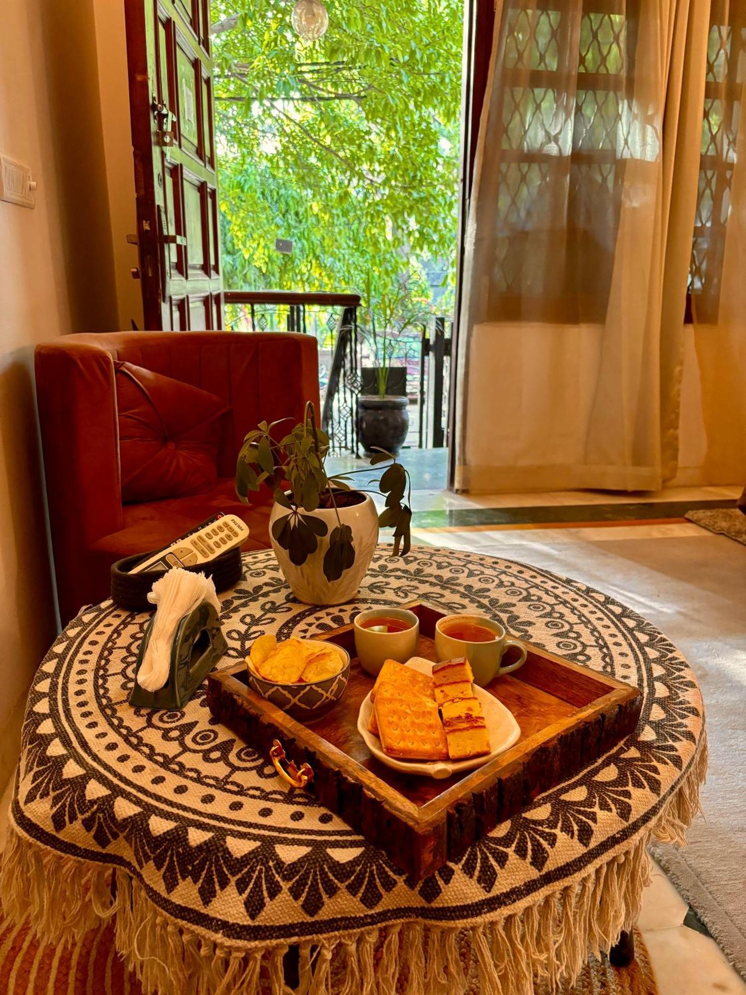 Atharva'S Homestay By Goaround Homes - Nehru Enclave Metro, South Delhi New Delhi Luaran gambar
