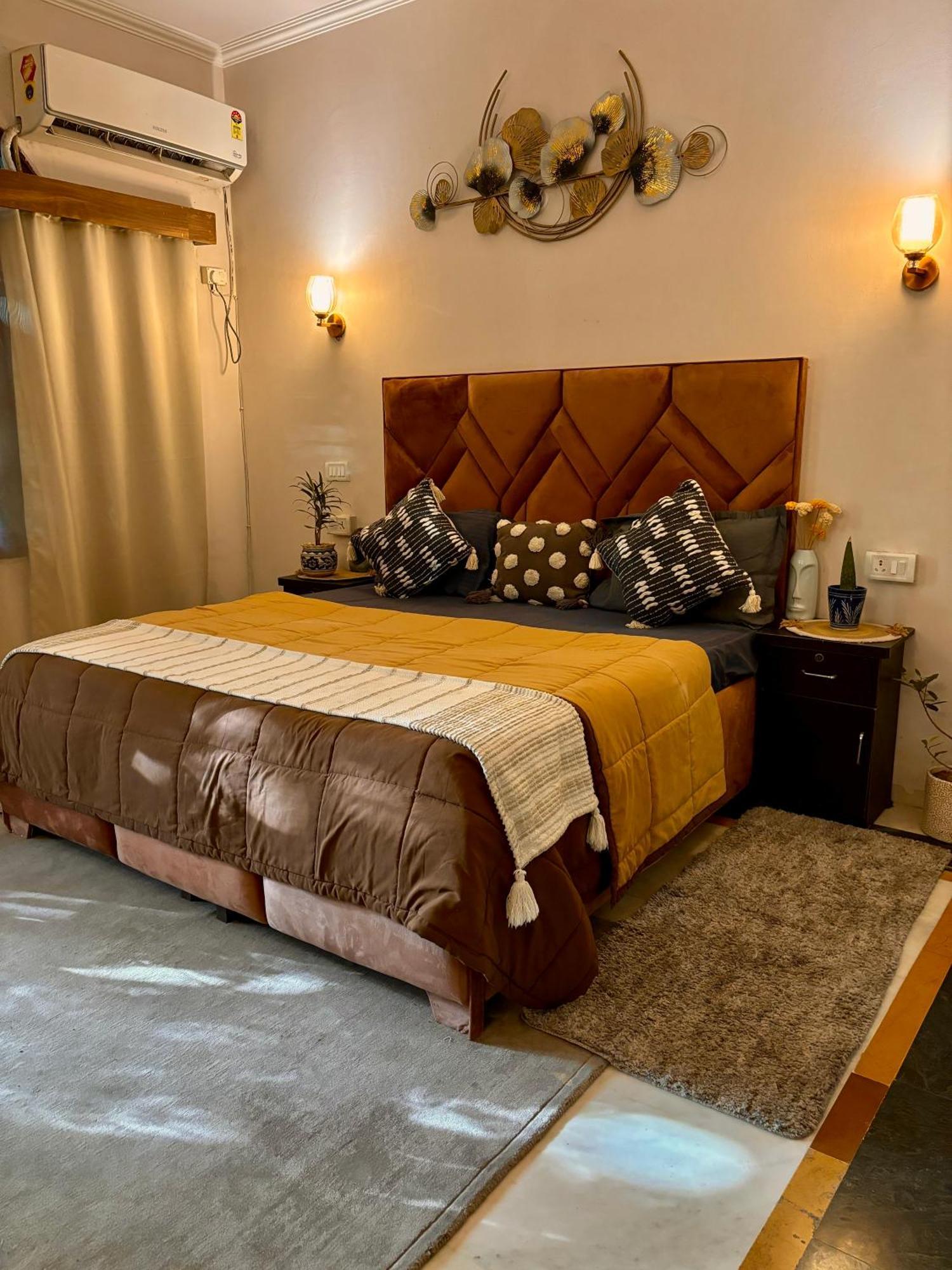 Atharva'S Homestay By Goaround Homes - Nehru Enclave Metro, South Delhi New Delhi Luaran gambar