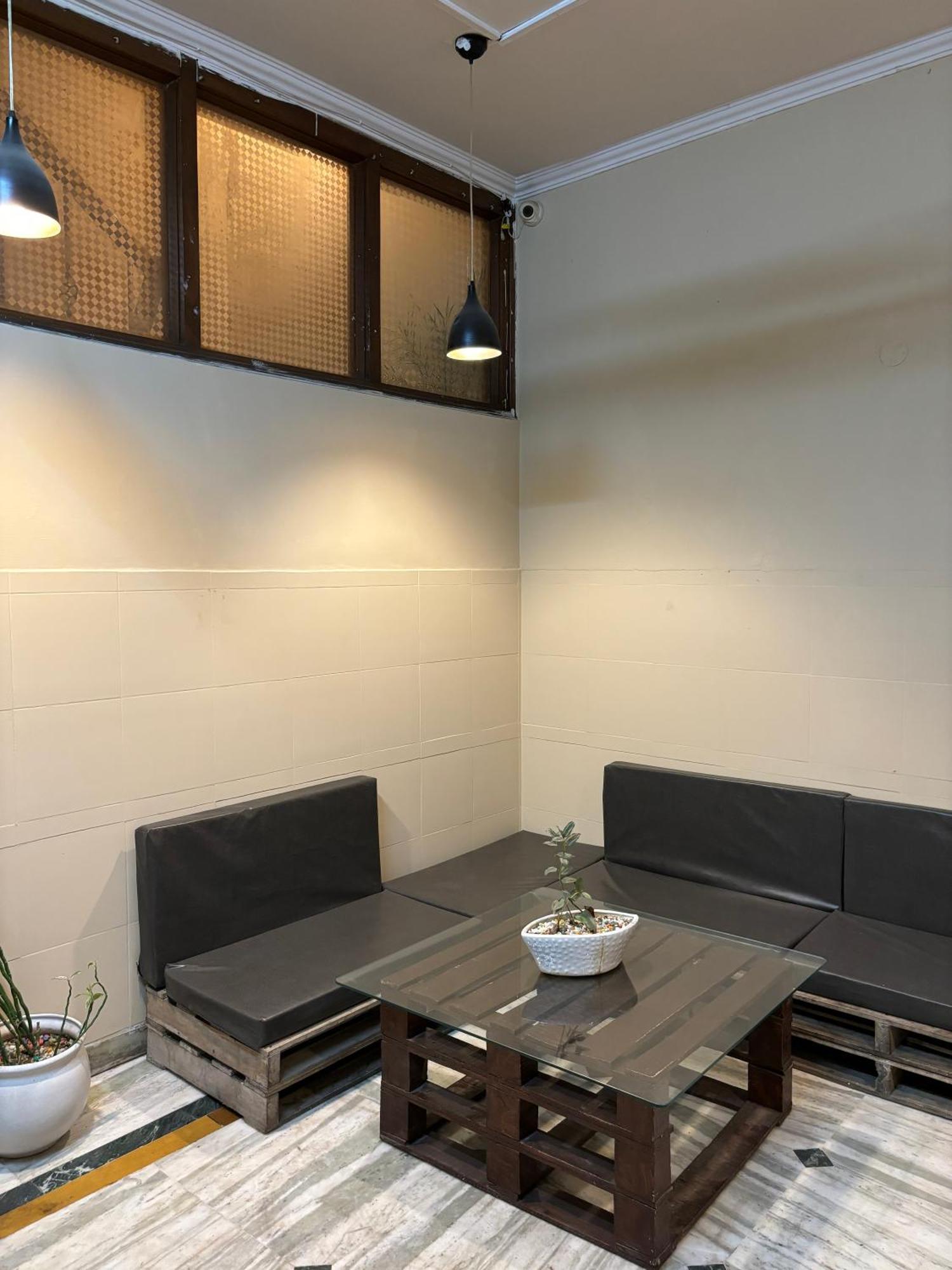 Atharva'S Homestay By Goaround Homes - Nehru Enclave Metro, South Delhi New Delhi Luaran gambar