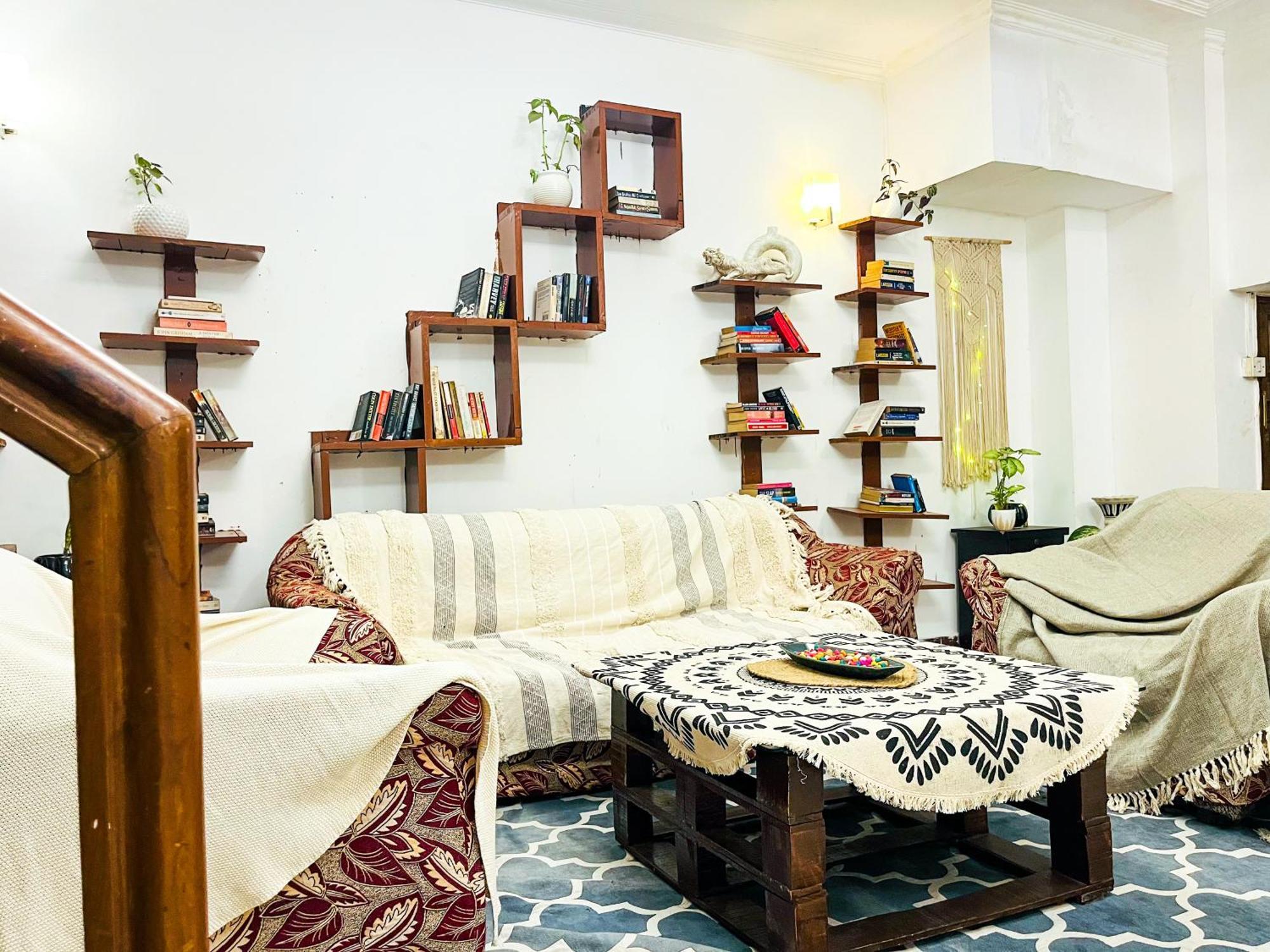 Atharva'S Homestay By Goaround Homes - Nehru Enclave Metro, South Delhi New Delhi Luaran gambar