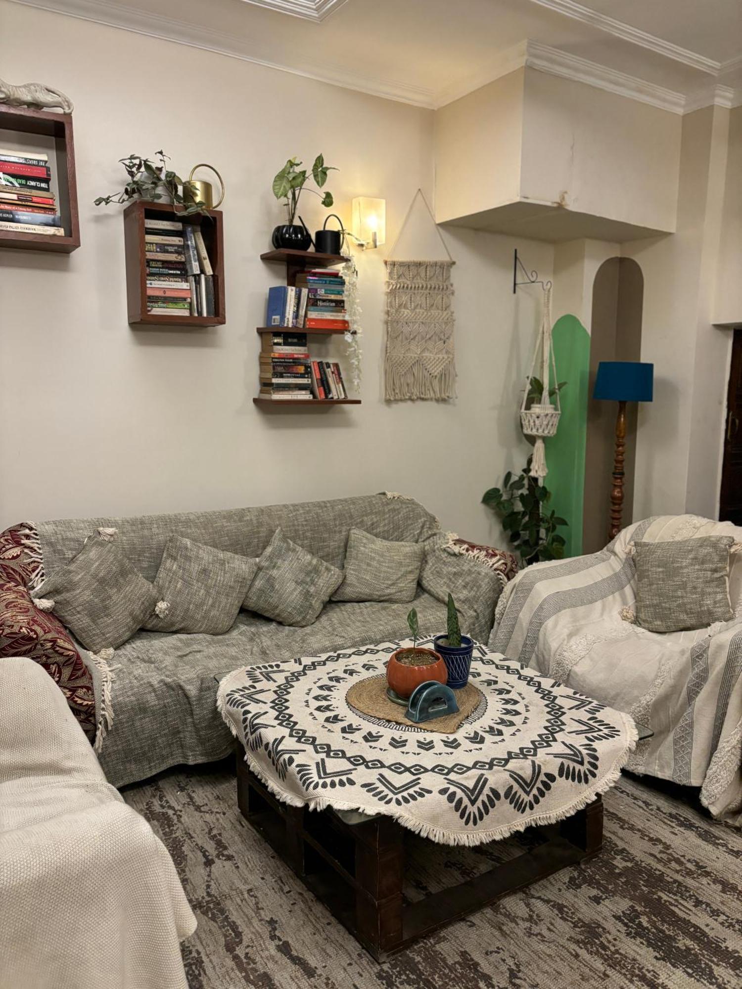 Atharva'S Homestay By Goaround Homes - Nehru Enclave Metro, South Delhi New Delhi Luaran gambar