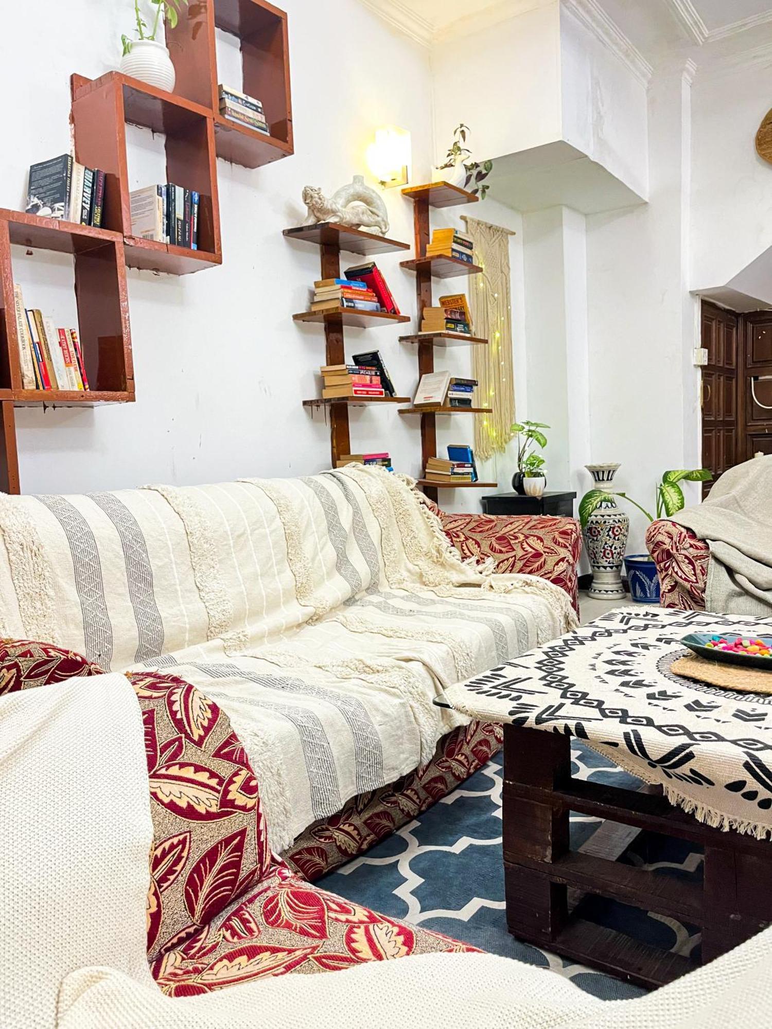 Atharva'S Homestay By Goaround Homes - Nehru Enclave Metro, South Delhi New Delhi Luaran gambar