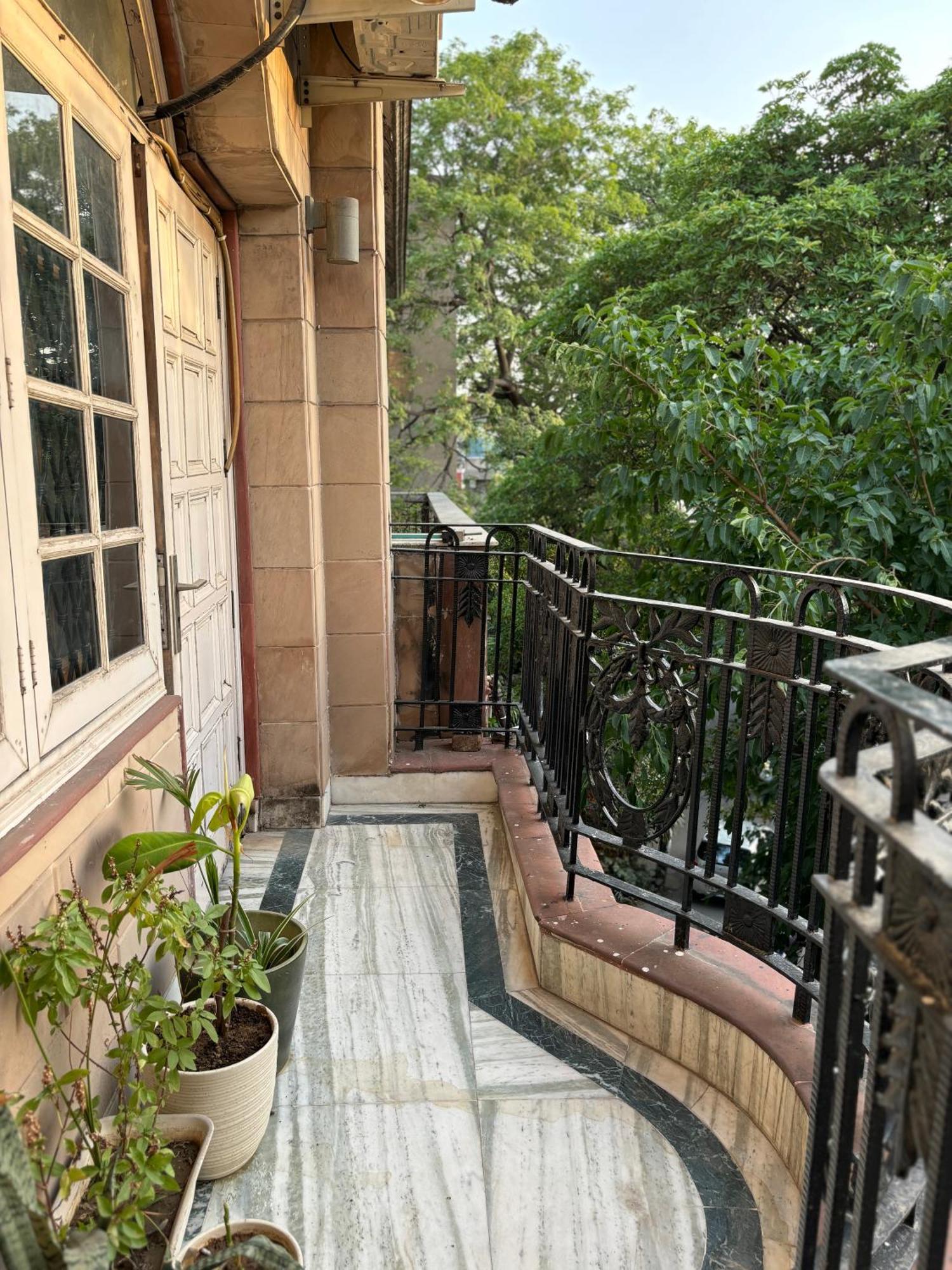 Atharva'S Homestay By Goaround Homes - Nehru Enclave Metro, South Delhi New Delhi Luaran gambar